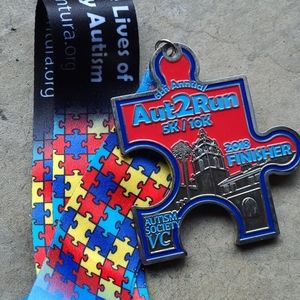 Aut2Run 5k / 10k 2018 finisher medal